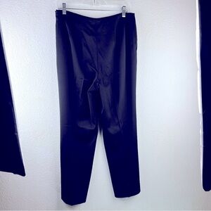TALBOTS WOOL BLACK DRESS PANTS. 98% wool 2% Lycra. No waistband. Side zip